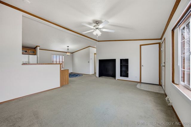 14022 S Crestview Road, Oologah, OK 74053