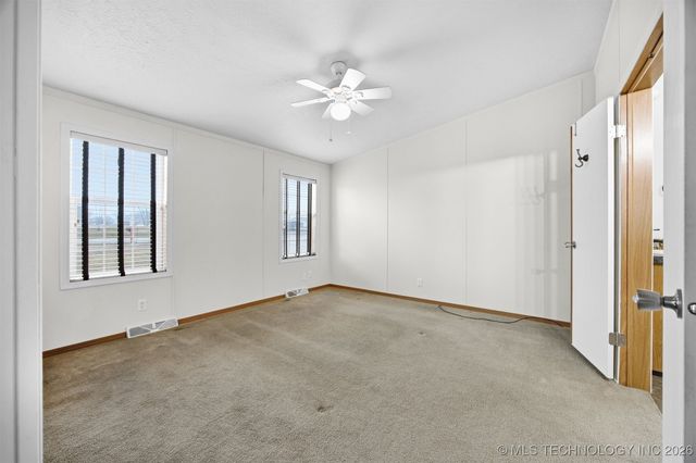 14022 S Crestview Road, Oologah, OK 74053