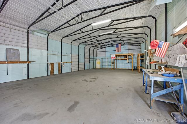 14022 S Crestview Road, Oologah, OK 74053