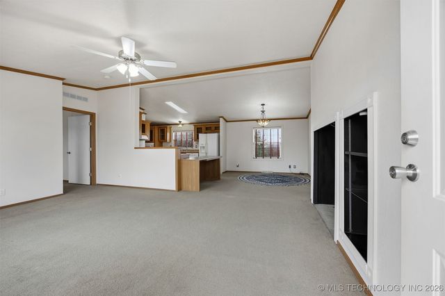 14022 S Crestview Road, Oologah, OK 74053