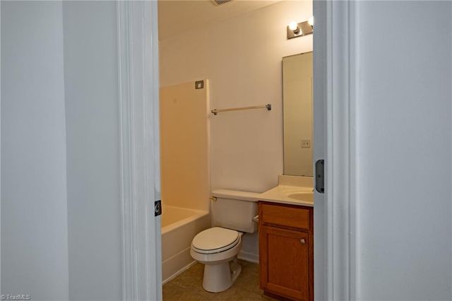 618 Grasswren Way, Greensboro, NC 27409