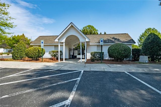 618 Grasswren Way, Greensboro, NC 27409