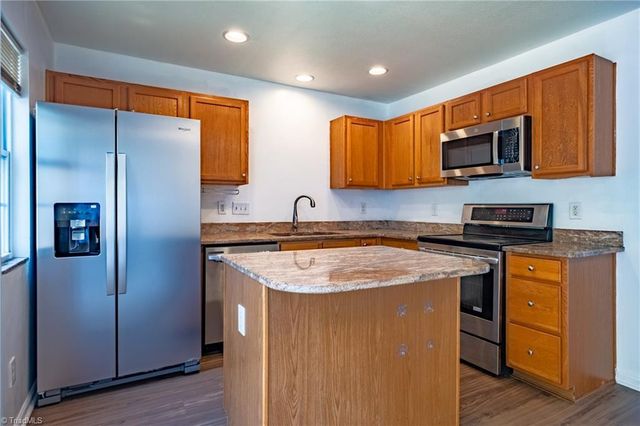 618 Grasswren Way, Greensboro, NC 27409