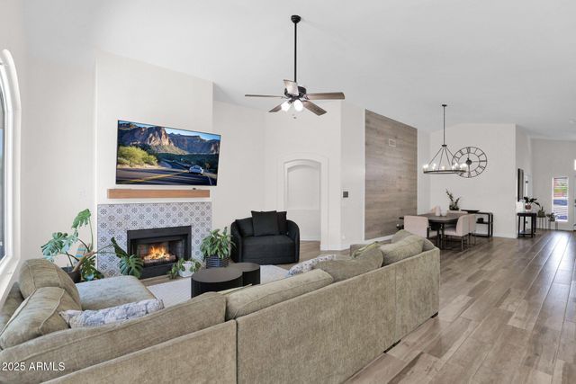 665 W MINTON Drive, Tempe, AZ 85282