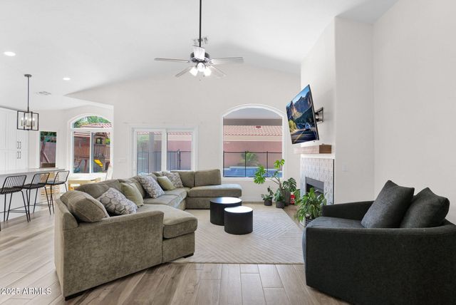 665 W MINTON Drive, Tempe, AZ 85282