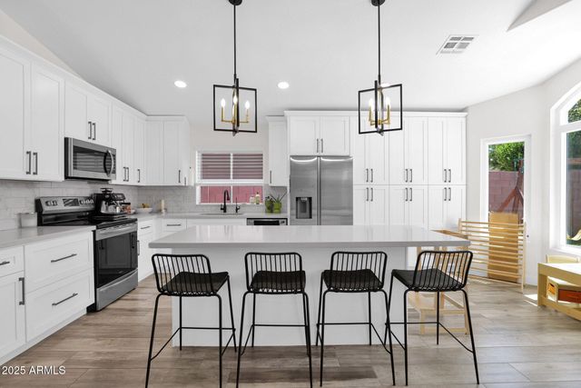 665 W MINTON Drive, Tempe, AZ 85282
