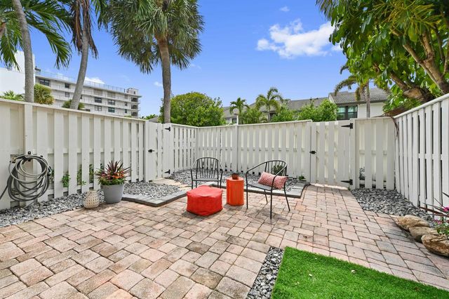 3543 S Ocean Boulevard 111, South Palm Beach, FL 33480