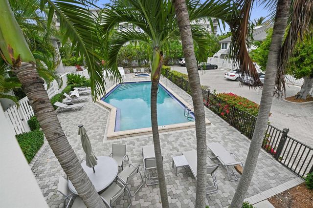 3543 S Ocean Boulevard 111, South Palm Beach, FL 33480