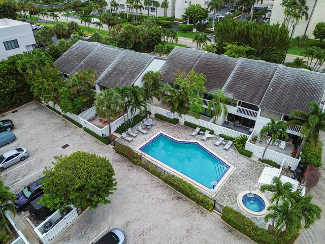3543 S Ocean Boulevard 111, South Palm Beach, FL 33480