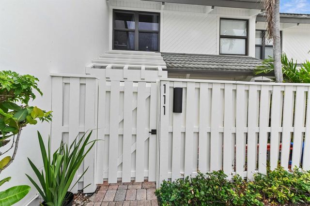3543 S Ocean Boulevard 111, South Palm Beach, FL 33480