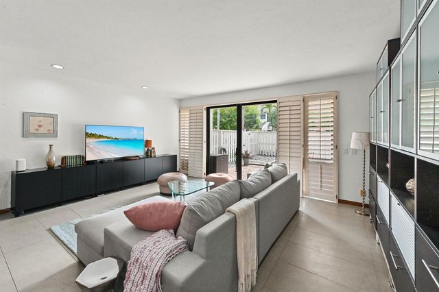 3543 S Ocean Boulevard 111, South Palm Beach, FL 33480