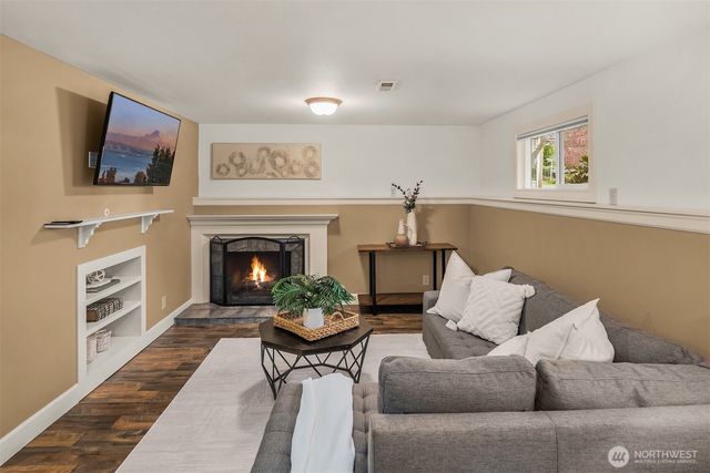 2416 NW 198th Street, Shoreline, WA 98177