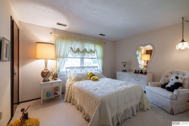 706 Martin Drive, Bellevue, NE 68005