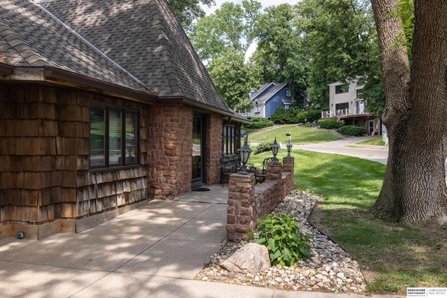 706 Martin Drive, Bellevue, NE 68005
