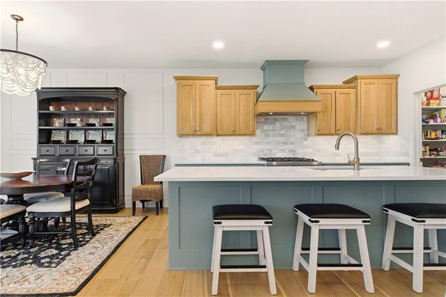 1121 SW Brookside Court, Lee's Summit, MO 64064