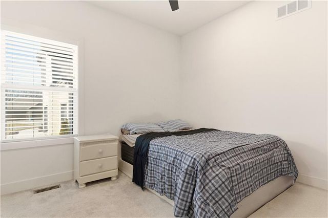 1121 SW Brookside Court, Lee's Summit, MO 64064