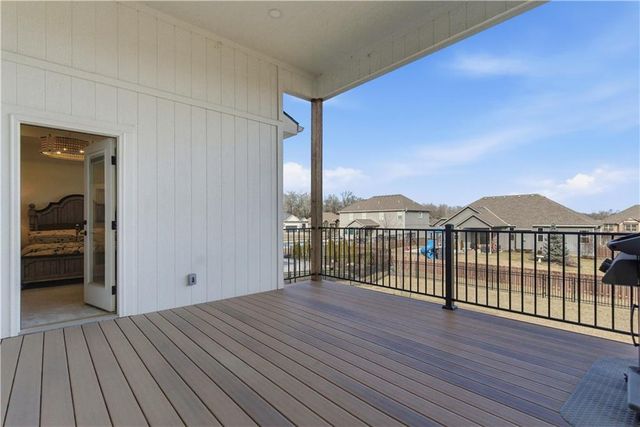 1121 SW Brookside Court, Lee's Summit, MO 64064