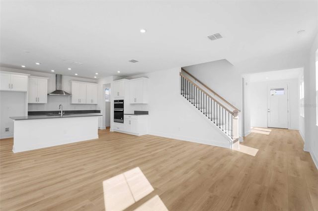 4010 HUNTINGTON STREET NE, St Petersburg, FL 33703