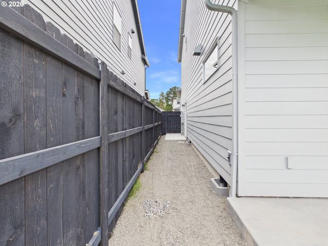 2018 Nw 17TH Pl, Battle Ground, WA 98604