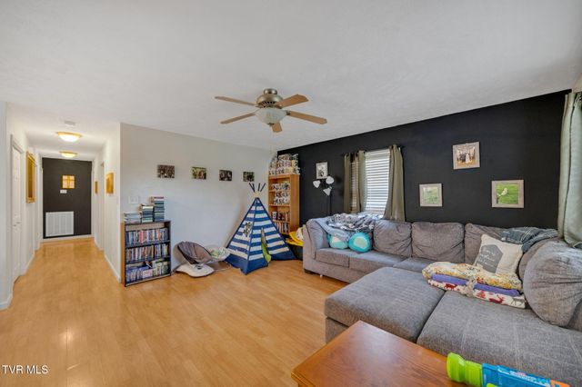 375 South Sky, Kingsport, TN 37660