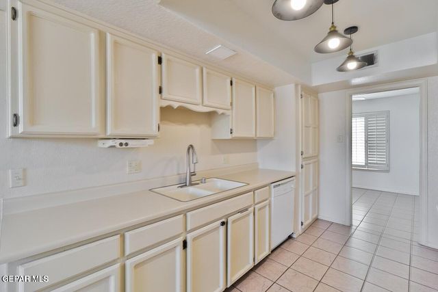 7025 SAN MARINO Drive, El Paso, TX 79912