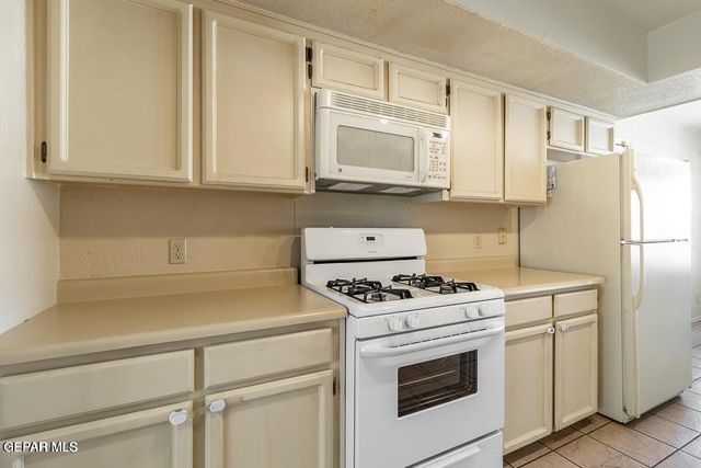 7025 SAN MARINO Drive, El Paso, TX 79912