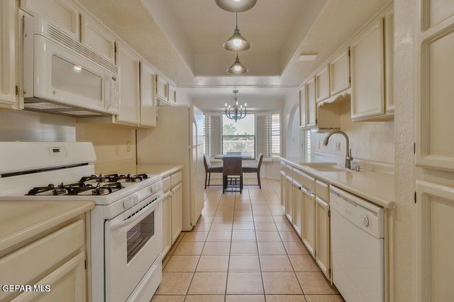 7025 SAN MARINO Drive, El Paso, TX 79912
