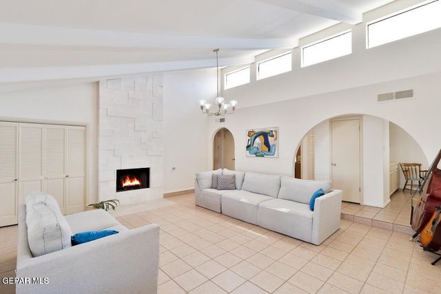 7025 SAN MARINO Drive, El Paso, TX 79912