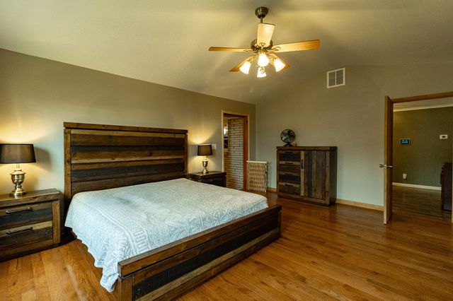 101 Southwood Dr, Dickson, TN 37055