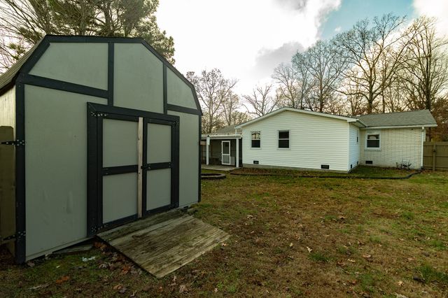 101 Southwood Dr, Dickson, TN 37055