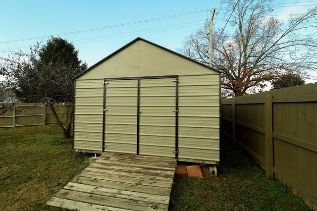 101 Southwood Dr, Dickson, TN 37055