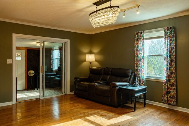 101 Southwood Dr, Dickson, TN 37055