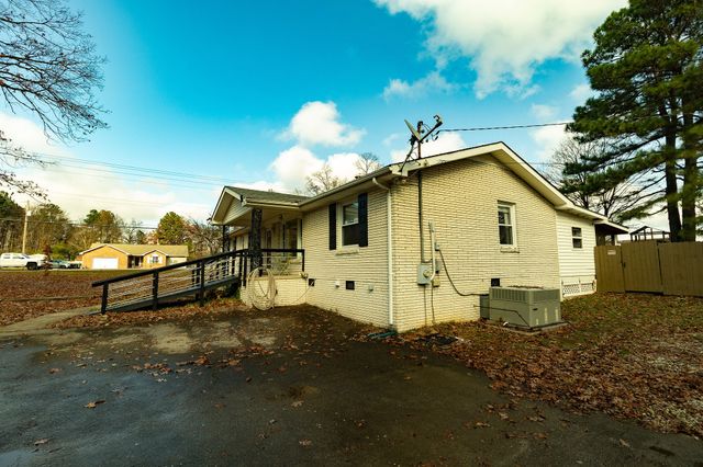 101 Southwood Dr, Dickson, TN 37055