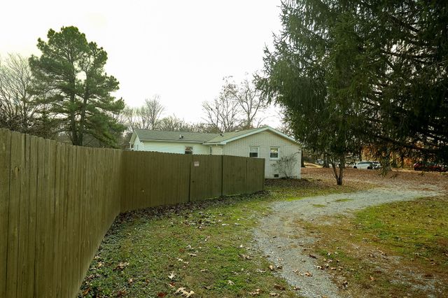 101 Southwood Dr, Dickson, TN 37055