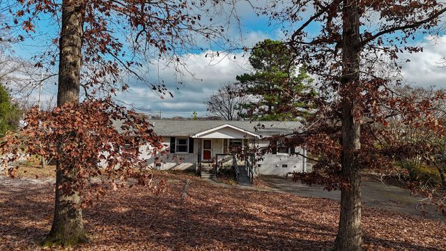 101 Southwood Dr, Dickson, TN 37055