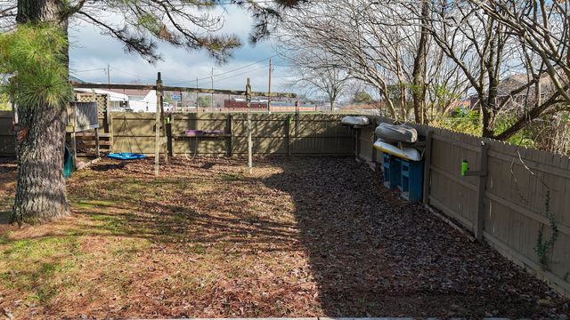 101 Southwood Dr, Dickson, TN 37055