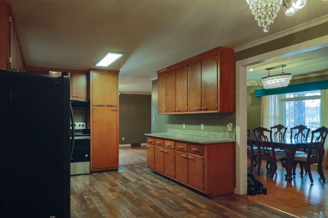 101 Southwood Dr, Dickson, TN 37055