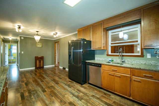 101 Southwood Dr, Dickson, TN 37055