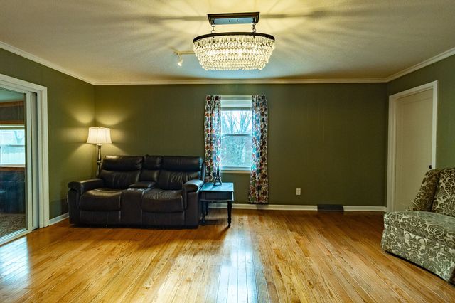 101 Southwood Dr, Dickson, TN 37055