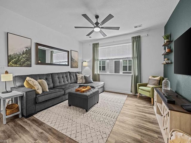 1725 Dromolin Dr Ste 303, Virginia Beach, VA 23456