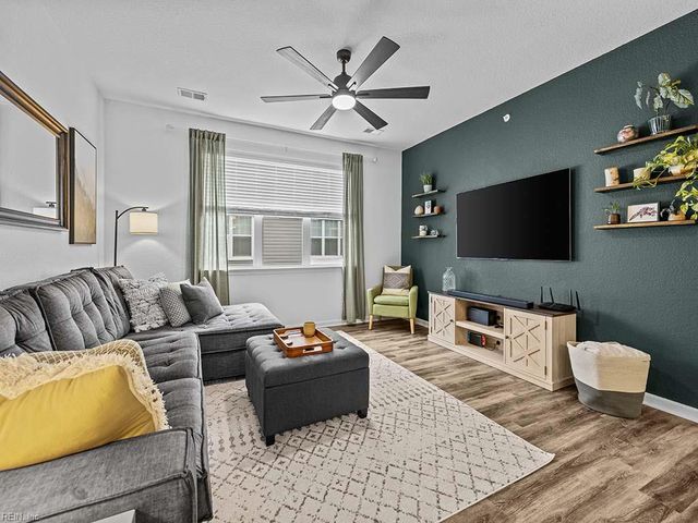 1725 Dromolin Dr Ste 303, Virginia Beach, VA 23456