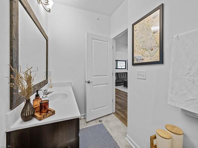 1725 Dromolin Dr Ste 303, Virginia Beach, VA 23456