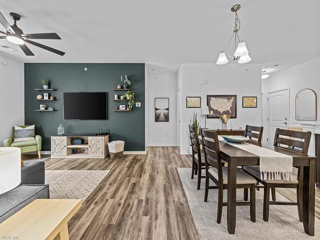 1725 Dromolin Dr Ste 303, Virginia Beach, VA 23456