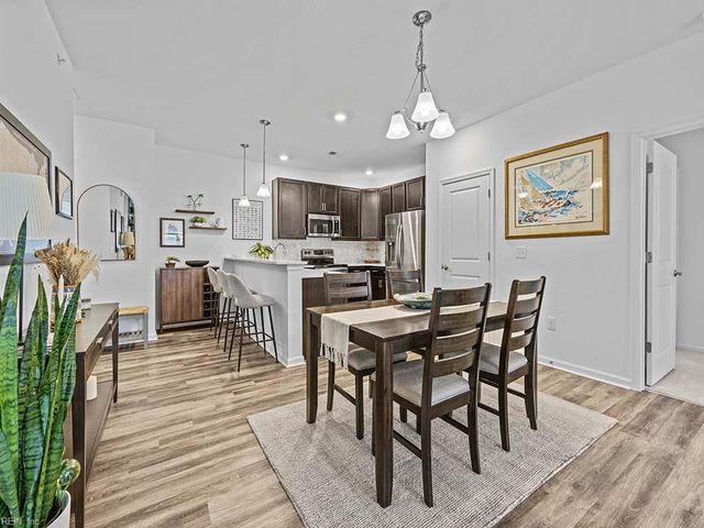 1725 Dromolin Dr Ste 303, Virginia Beach, VA 23456