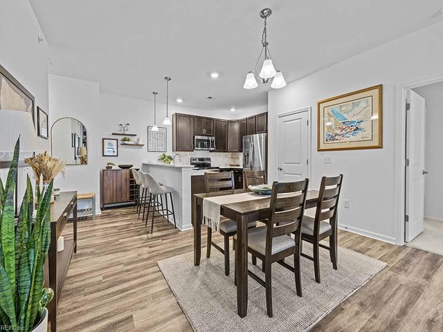 1725 Dromolin Dr Ste 303, Virginia Beach, VA 23456