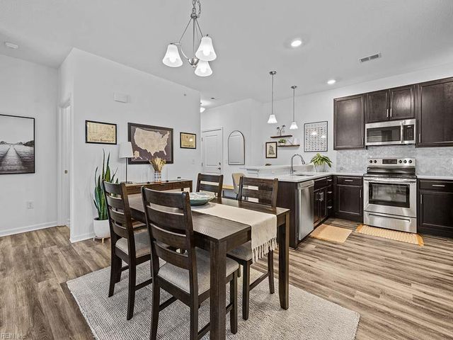 1725 Dromolin Dr Ste 303, Virginia Beach, VA 23456