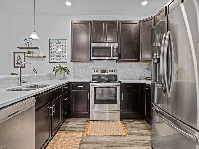 1725 Dromolin Dr Ste 303, Virginia Beach, VA 23456