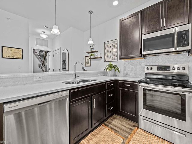 1725 Dromolin Dr Ste 303, Virginia Beach, VA 23456
