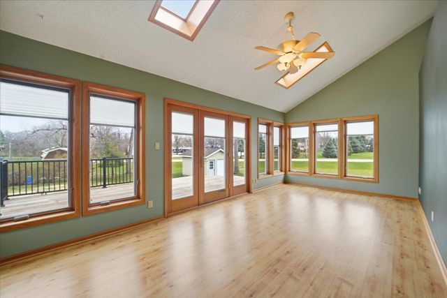913 E Charles, Oelwein, IA 50662