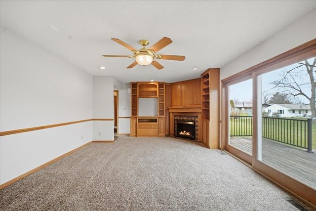 913 E Charles, Oelwein, IA 50662